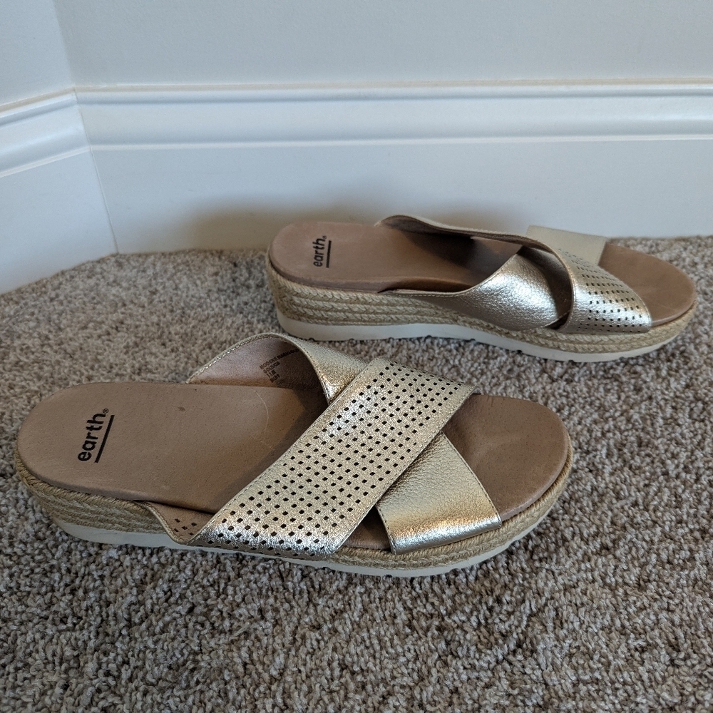 Earth Modena Marigold Gold Leather Platform Sandals sz 11